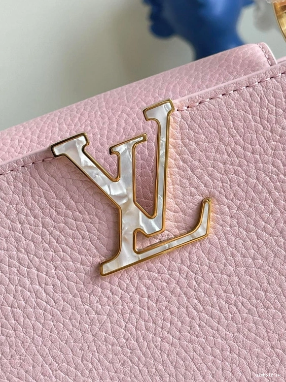 WIS CAPUCINES VUITTON LOUIS BB 1022